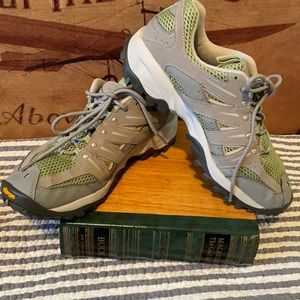 North face leather shoe